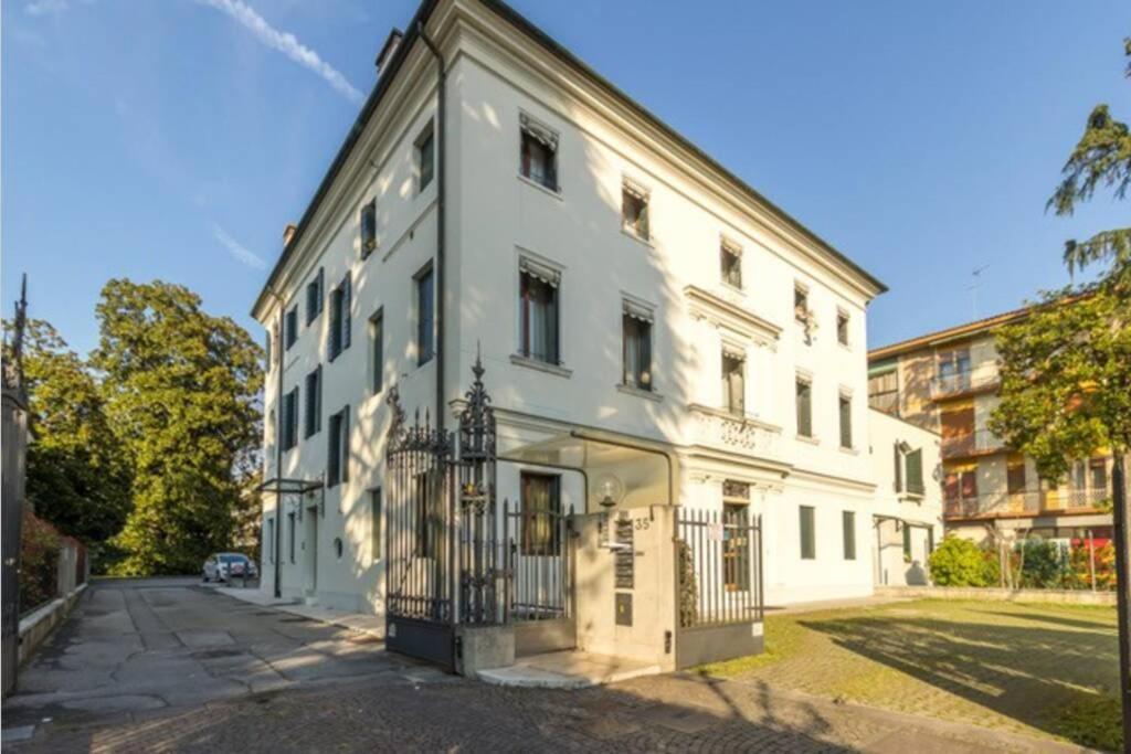 Dadahome Elegante Appartamento Vicino Al Centro Treviso Ngoại thất bức ảnh